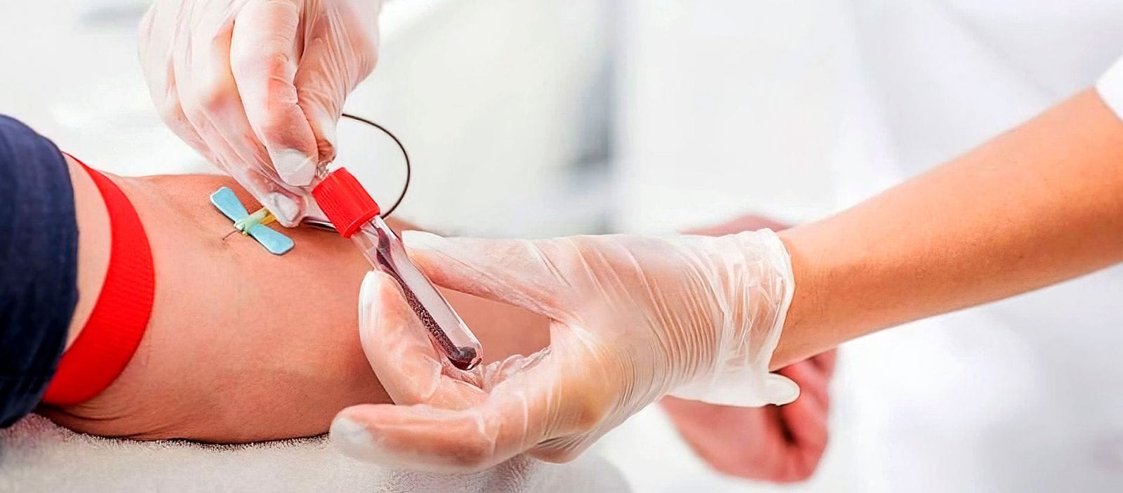 Tini promueve la donación de sangre en el Materno Infantil de San Isidro