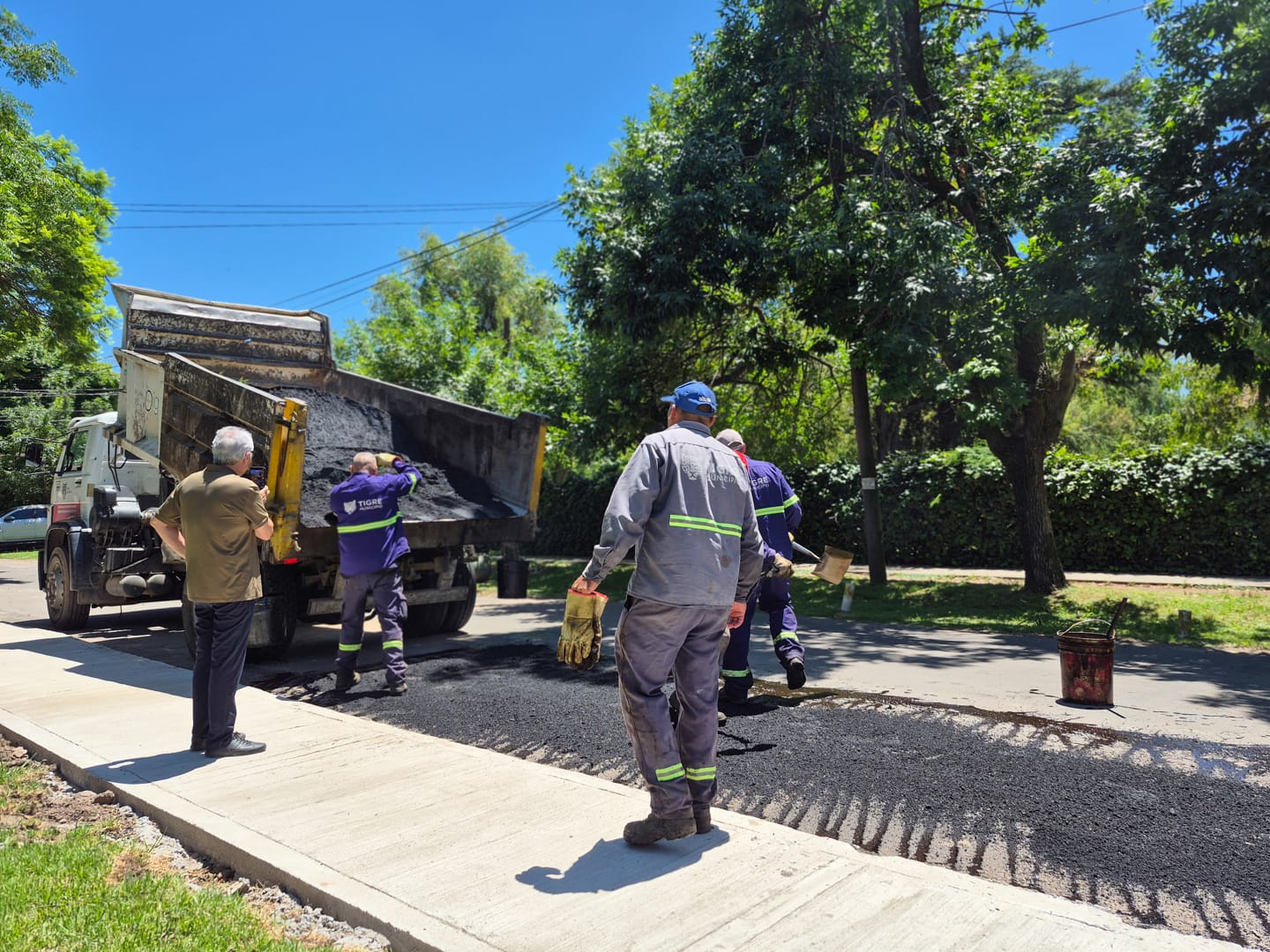 En Don Torcuato, Julio Zamora supervisó diferentes obras públicas