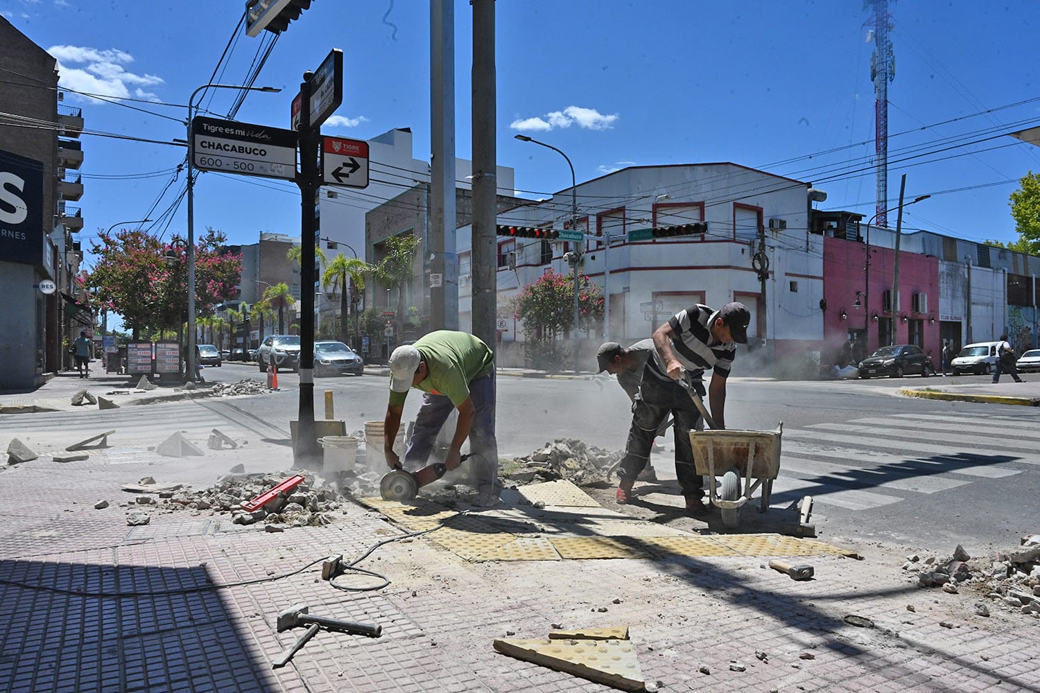 Se extienden las obras de veredas en Tigre centro
