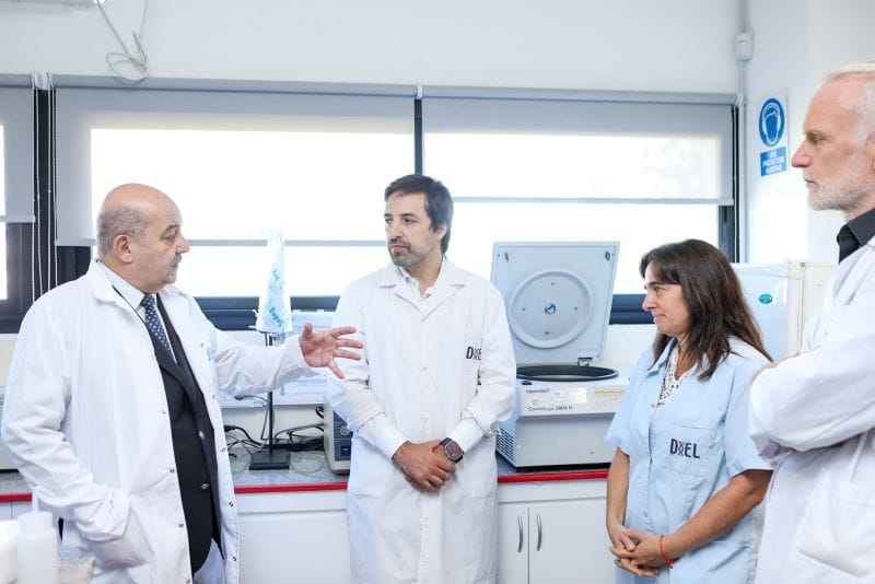 Tauber y Kreplak visitaron el Laboratorio de Enfermedades poco Frecuentes de la UNLP