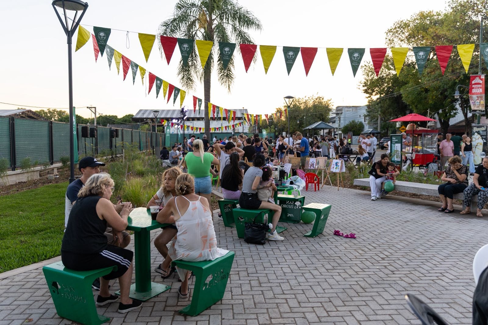 Se inauguró la plazoleta ¨La Turena¨ en Martínez