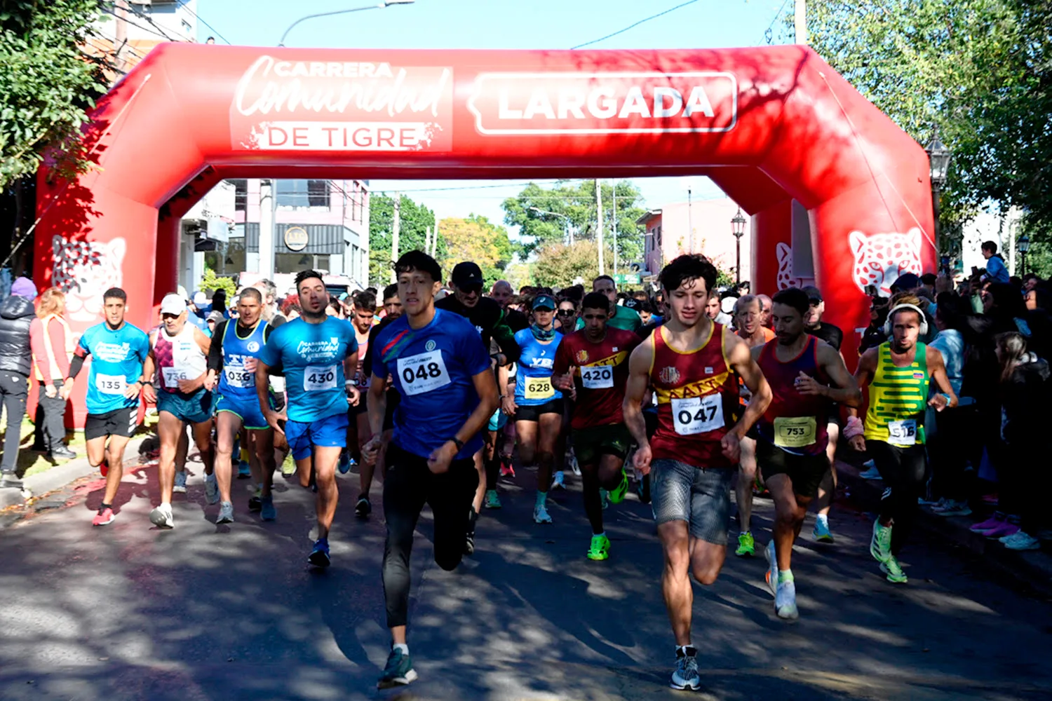 Miles de vecinos en la carrera Comunidad Tigre de Pacheco