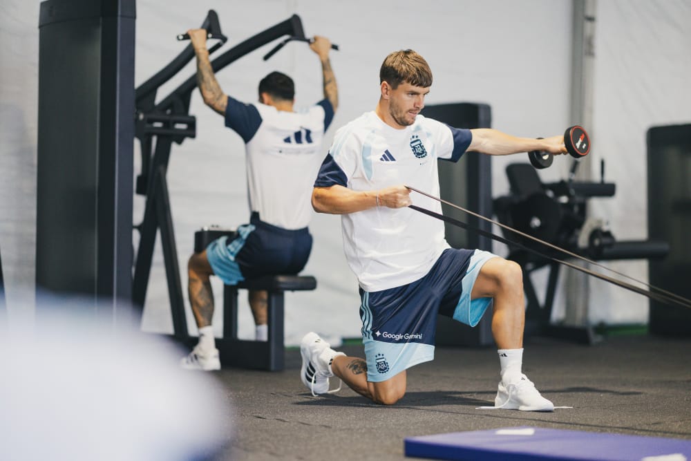 El plantel albiceleste realizó este domingo algunos trabajos en el gimnasio del hotel.