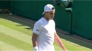 Cerúndolo toma envión sobre césped camino a cuartos en el Queen’s Club